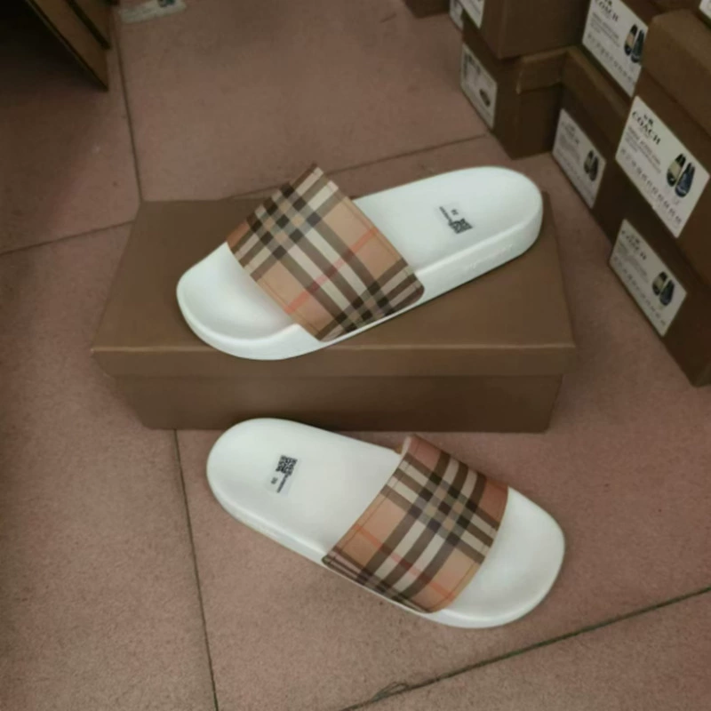 Claquettes Burberry blanche