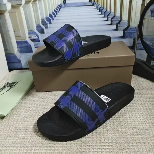 Claquettes Burberry Bleu